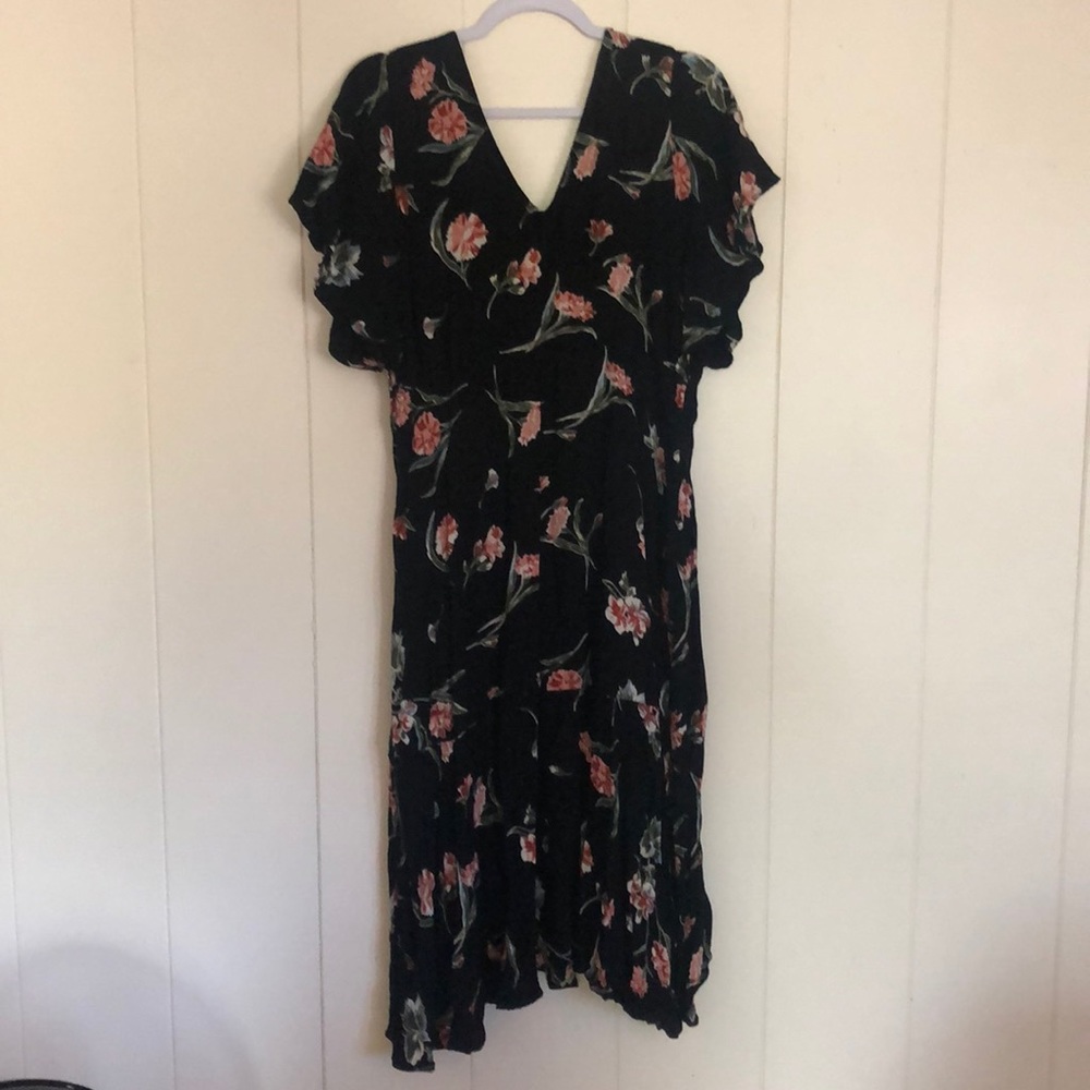Salt luxe floral dress size L